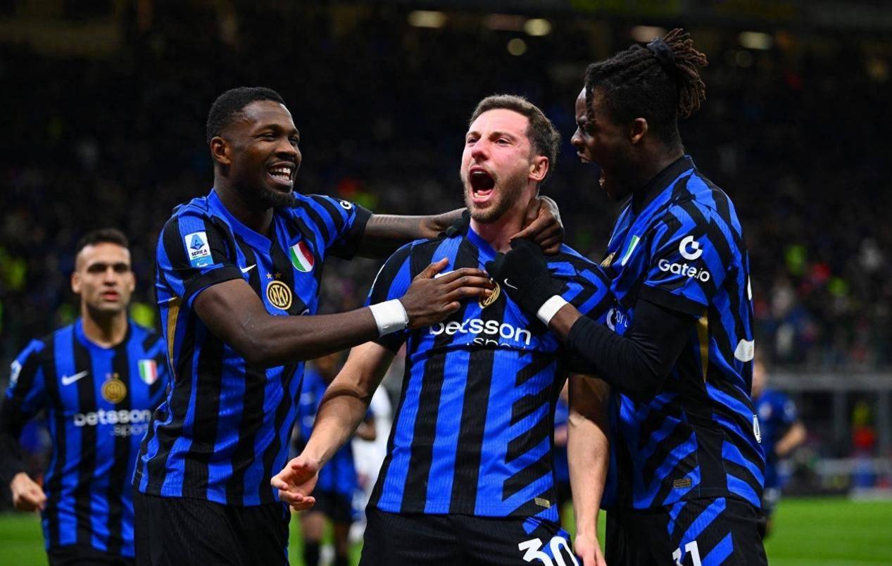 包含国米前锋拉扎诺接受特别训练，备战重要对决的词条