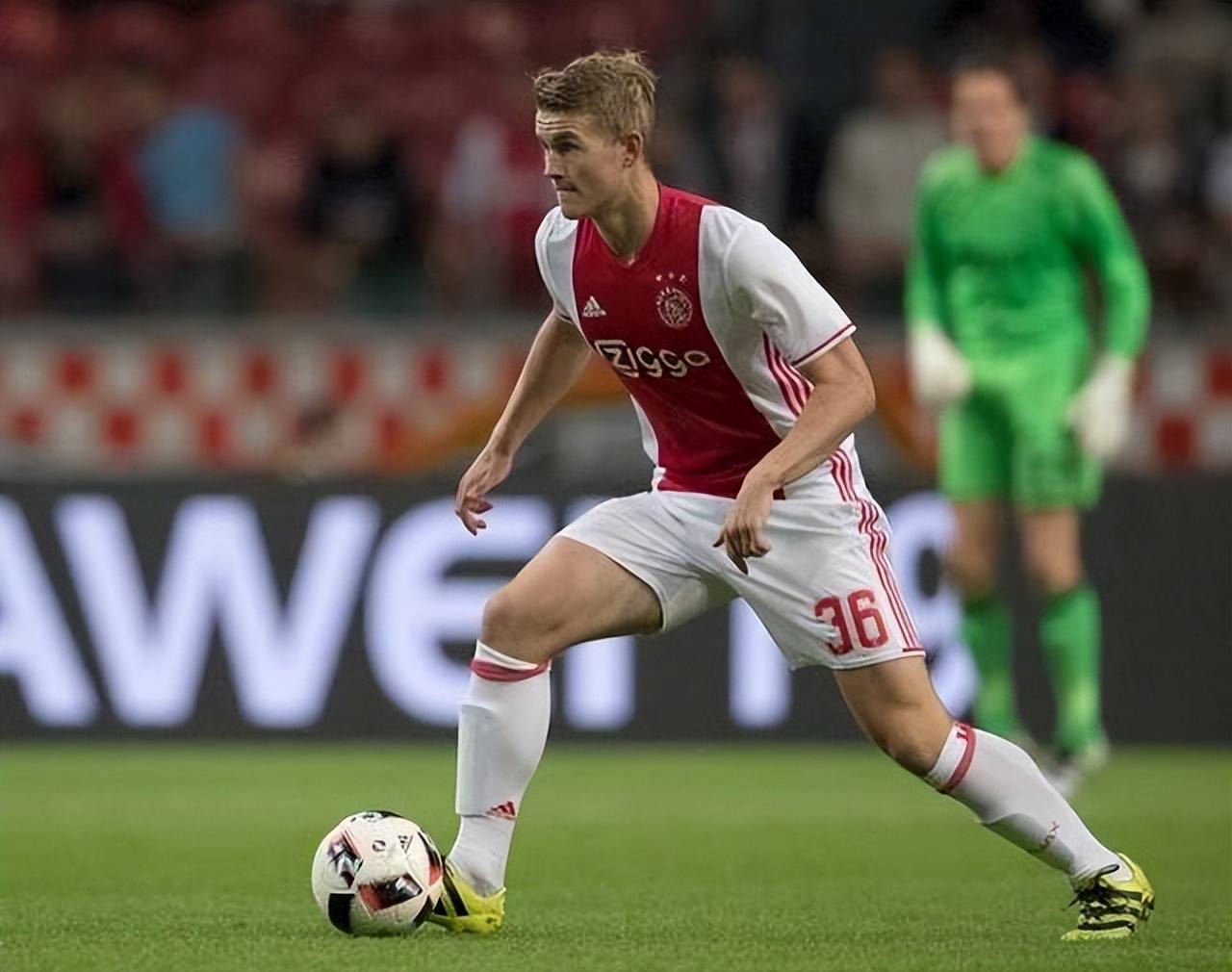 拜仁红魔科隆主场失利，全力备战下一场较量的简单介绍