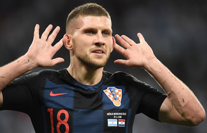 克罗地亚代表团夺冠成为耀眼新星